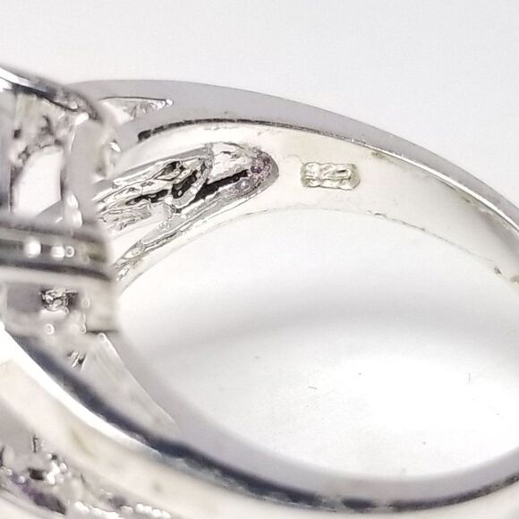 Vintage Large Sparkly Purple Rhinestone Ring in Silver Tone Band, Size 7 - Picture 5 of 8